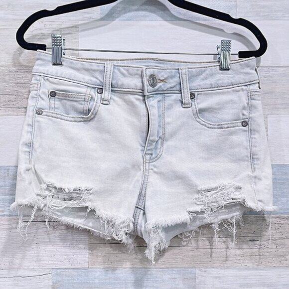 AMERICAN EAGLE Distressed Denim Shortie Shorts Light Wash Mid Rise Womens 4 - Picture 2 of 7